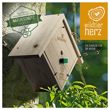 wildtier-herz-i-hummelhotel-zum-aufhaengen-inkl-hummel-lockstoff-nistmaterial-nisthilfe-fuer-hummeln-aus-wetterfestem-massiv-holz-hummelhaus-insektenhotel-fuer-den-garten-7